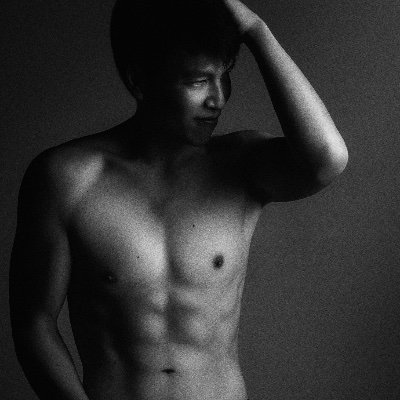 Professional Portrait Photographer📸/Dog Lover🐶/Biker🏍/Naturist🏖