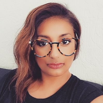 mom_boss_wife's profile picture. A very tired Momma (Reggie ❤) who loves to create art with hair (📷@secretsalonleicester) skincare lover (@cleangreen_beautifulskin 📷) stuffing my face 24/7🙈