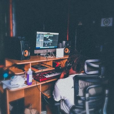 Recording Artist 🎙️🎧
Music Producer 🥁🎹🔈🎶
Check out my beatstars for beats 💯
Brickz 'n' Stickz Beat Tape Out Now 💥💥💯