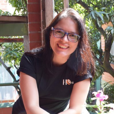 Comunicadora por convicción. Peregrina por vocación.
Biologa frustrada por...¿naturaleza?
En todo Amar y Servir