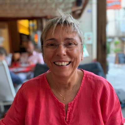 Rédactrice-en-chef adjointe Service Politique du @GroupeTF1 pour @TF1info & @LCI