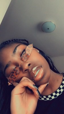 shamiraleshay's profile picture. 19🖤🍫