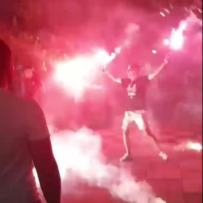 En el punto medio solo está la satisfacción de los cobardes que jamás se atrevieron a arriesgar.
