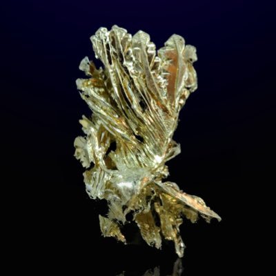 Random re-tweets from an anonymous geologist interested in mineral exploration, mining, geology, economics and finance. Occasional shit-post replies as well.