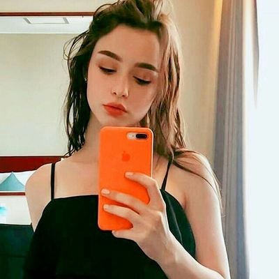 ༄਼ଂ。 ❭❭ ; seventeen. ❑ ⨾ institute student↻future lawyer and turkish—american girl. ❁࿔❝ she is alone but his beauty is like the moon, keep safe your secrets ❞