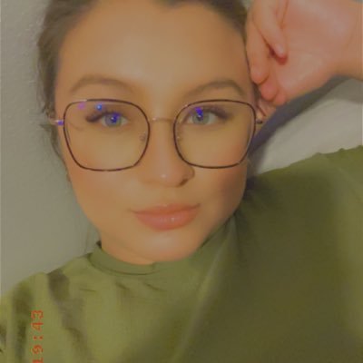 adoreelsy's profile picture. Music, memes, and other things. #FIENDS 🇸🇻🇭🇳