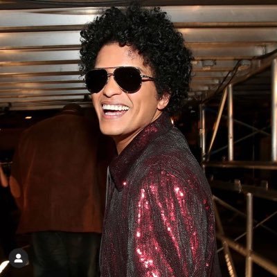 “It’s just all love. That’s what music is. That’s why music was created. To make people feel good, to uplift people.” -Bruno Mars #hooligans ✨✨✨