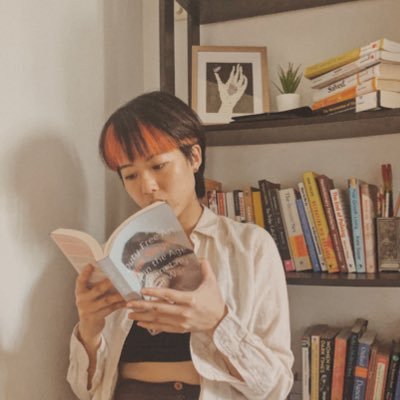 (she/they) 🇸🇬🏳️‍🌈| book nerd in Singapore | learning to be a member of society | booksta-booktube-booktok