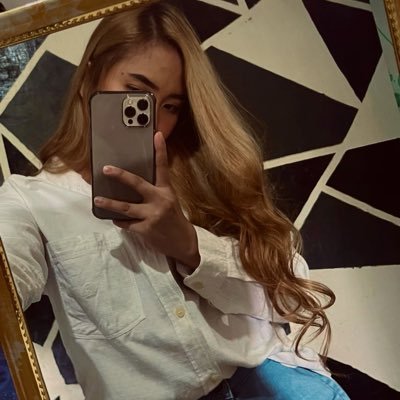 bronCAItis's profile picture. 26 | RN | Ambivert | Thalassophile | Selenophile 🌊🌔