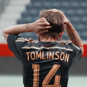 pictures and gifs of football louis!!
