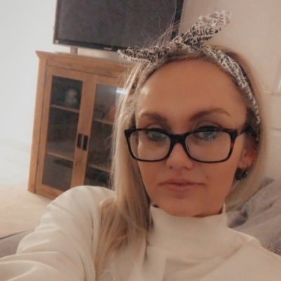 Lauralowell5's profile picture. 