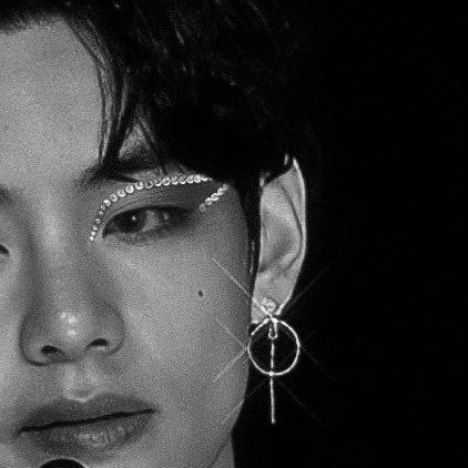 fan account!
#JIMIN; 'Remember, there is a person here in Seoul, South Korea, who understands you' :✿:. - @BTS_twt
