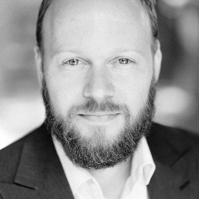 I discuss democratic institutions. Rules of the Game podcast. Freedom through #PeoplePower. Political Economist. PhD. Find me at https://t.co/q7l3d1CDwI