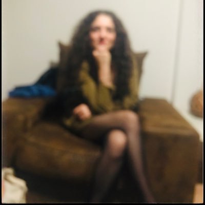 Ucgenindisinda's profile picture. ''anlaşılmayacaksın. ey kanatsızlık.''