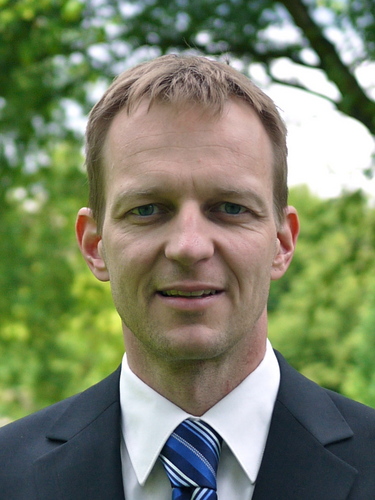 @DrTom@mastodon.sdf.org - 
Polyglot programmer and architect with a liking for algorithms, data, analytics and the web.