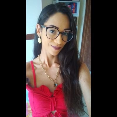 francyelleveiga's profile picture. Toda menina que descobre sua essência acabará se tornando uma mulher extraordinária. (Autor desconhecido)