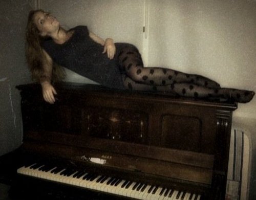 eveIbI's profile picture. i'll sing for you if you ask nicely.