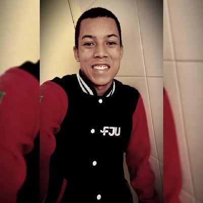 mcgomez02022's profile picture. Confiem para sempre no Senhor,
pois o Senhor, somente o Senhor,
é a Rocha eterna. 
Isaías 26:4