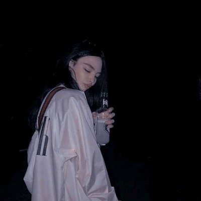 nachilalalala's profile picture. l u n a

 🌙