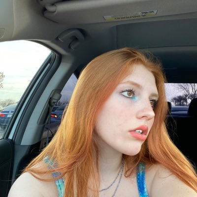 siennaeubanks's profile picture. just some bored dummy girl