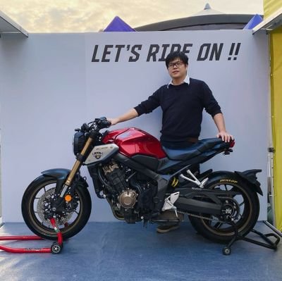 台湾人のアマノです。
アマチュア訳者です。
マンガ、映画とバイクが大好き。

気軽に絡んできてください~
↓ 許可をいただき翻訳した作品集中
https://t.co/8QkF8CE5V2