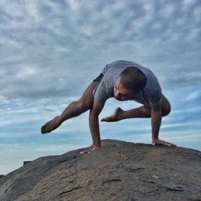 RukshanS's profile picture. Knows little about Software, Economics, and Engineering. Cycled 1350km around SriLanka in 9days. Running and standing on my head sometimes 🏃🏾‍♂️🧘🏽‍♂️