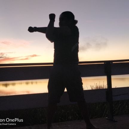 izriboss's profile picture. asshole to height ratio off the charts