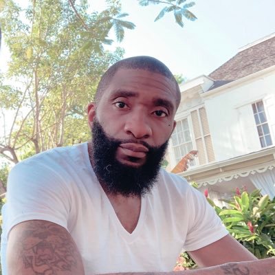 thehoopsforum's profile picture. DOWN ONE SHOOT THE THREE!