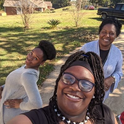 AngieEStevenso1's profile picture. Loves Life