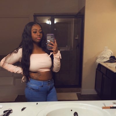 Thug_ThiZz's profile picture. Oh that's Camille?