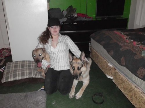 Victoriabnvms's profile picture. kisses me the same way no matter who is watching