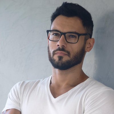 Founder & CEO @artmakerz_en. I've been working with #marketing & #design for 11yrs now and did some pretty cool stuff for Starbucks and PepsiCo.