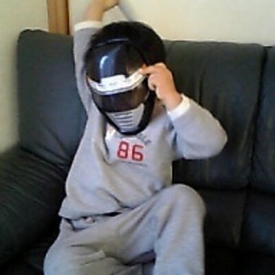 Ma Oji 近未来のゴミ箱 ついに登場 動画サイトに投稿された 勝手に入るゴミ箱 がすごい Http T Co Rtnetlxh Hatenabnewsさんから