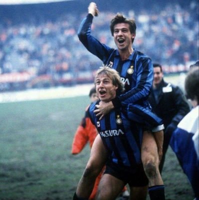 Interwinther's profile picture. 💙🖤