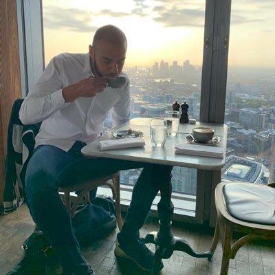 Hamburg Based, Football Fanatic, Sneaker Freaker and Tech Lover - Helping Germany’s most talented Dev’s to find their next adventure 🇩🇪🚀 @thryvetalent