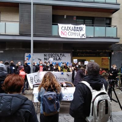 Comunidad de vecinos de la promoción Indo, Hospitalet.
 En lucha con CaixaBank por nuestros derechos. Vivienda digna ya‼️