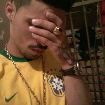Pense Como Um Lobo🐺, Faro Aguçado Percebe Quem Eh Da Alcateia Ou Quem Merece Fogo💥🔥..😡🚩
♥Vallentina♥