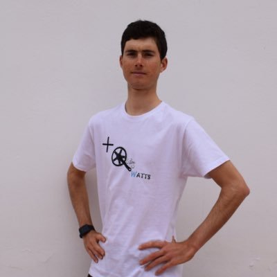 🚴🏻♂️📚Graduado en Ciencias de la Actividad Física y el Deporte.