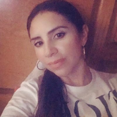 LIC. EN DERECHO. Guanajuatense de nacimiento, Michoacana por adopción!!! catedrática en facultad de Derecho y Ciencias Sociales UMNSH