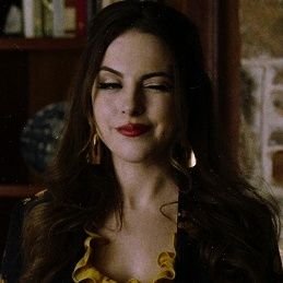 Inside the mind of a business woman.
(dm hiatus?)