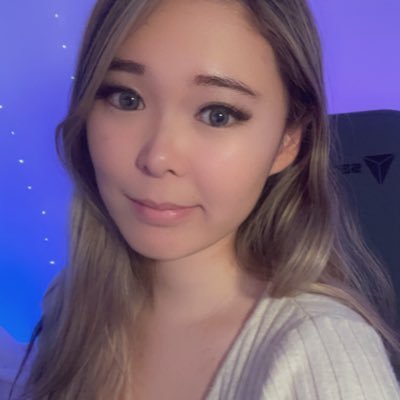 extraemilyy Profile Picture