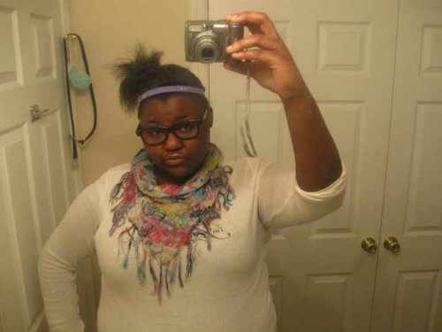 hey my name is airyona.. im 15. i like guys thats older than me. i play basketball im 6 foot tall. i stay in Richmond ky.. i love txting