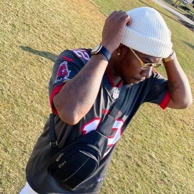 TattedGuru's profile picture. 30|🇯🇲 💼Brand Consultant and Creative💡Traveled E/G\ST 💉Tattoo Artist 🍾Vibe Influencer