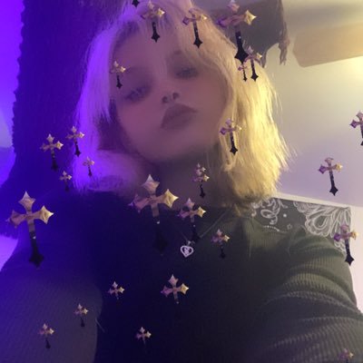 jor422's profile picture. 8teen :p