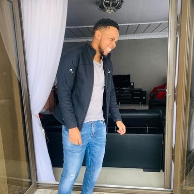 thulare_bopape1's profile picture. GOD,⚖.FOOD. FOOTBALL.
..............................................................
A man who doesn't know hardwork will never know the value of rest