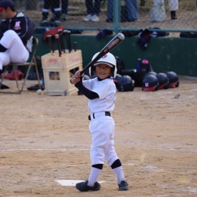 ks_shi_0906's profile picture. 小5と小3の少年野球男子の母です😃 パパ垢もあるので良かったら→@takst122967👍無言フォローごめんなさい🙏野球関係者の皆様仲良くしてください☺️ 2020年〜息子用として再始動しました！