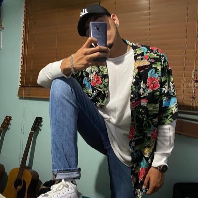 Manduriel12's profile picture. 