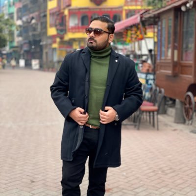 navrozmansiya's profile picture. Just a tech guy with lots of things on his mind like 🎥, 📸, 🥾, 🏔, 🤿, 🪂, 🐶, 🏄, 💃, 💻 and so much more!