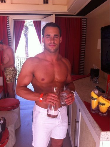 cubanocugrchasr's profile picture. Law student in the ATL. Its a full-time job but I love grindin day in and day out at the lib, the gym, and da club