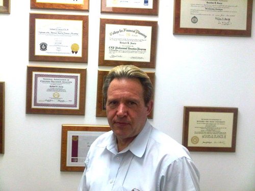 summitmoney's profile picture. No annoying tax professional lingo. Just straight, authoritative and friendly expert advice.